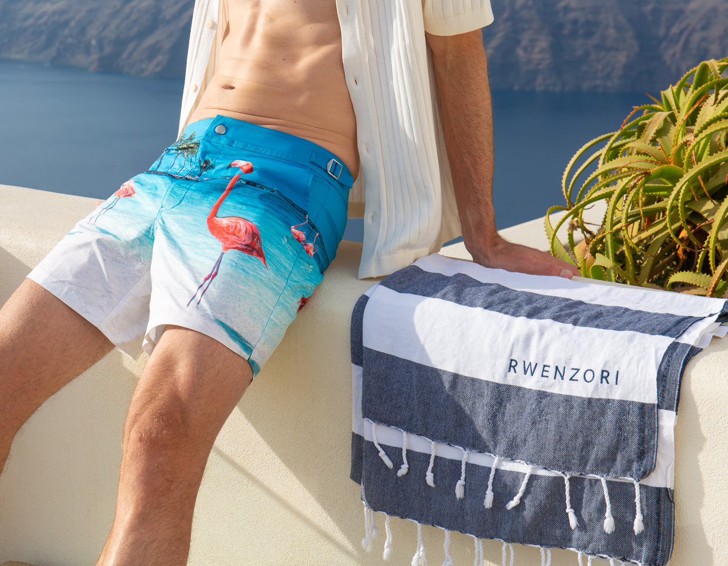 Lightweight and fast-drying 100% cotton Turkish towel – travel essential by Rwenzori. Navy.